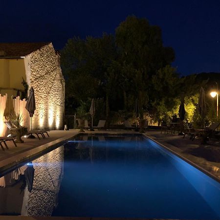 Les Appartements D Artiste De La Villa Du 15 - Restaurant La Maison - Piscine Chauffee Les Eyzies Exterior foto