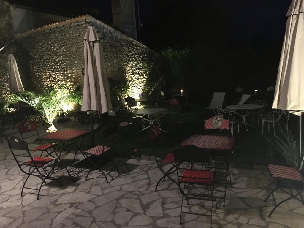 Les Appartements D Artiste De La Villa Du 15 - Restaurant La Maison - Piscine Chauffee Les Eyzies Exterior foto